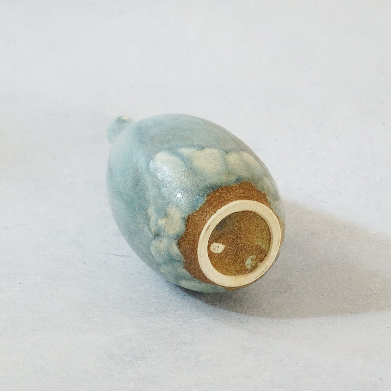 208 Fog Gray 一輪挿し