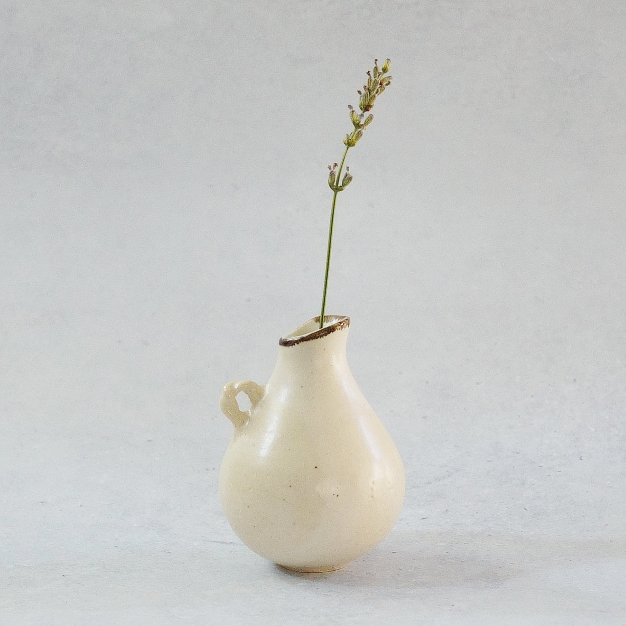 219 ねこのしっぽ Small