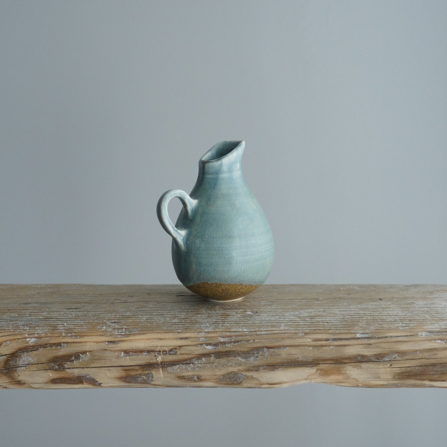 255_Fog Gray Flowervase _H120