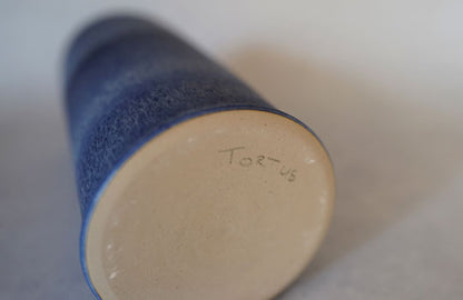 TORTUS Copenhagen (DENMARK) / Eric Landon / Unique cylinder in indigo blue glaze (T08)