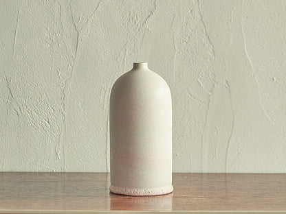 TORTUS Copenhagen (DENMARK) / Eric Landon / Shouldered bottle in coral glaze (T22)