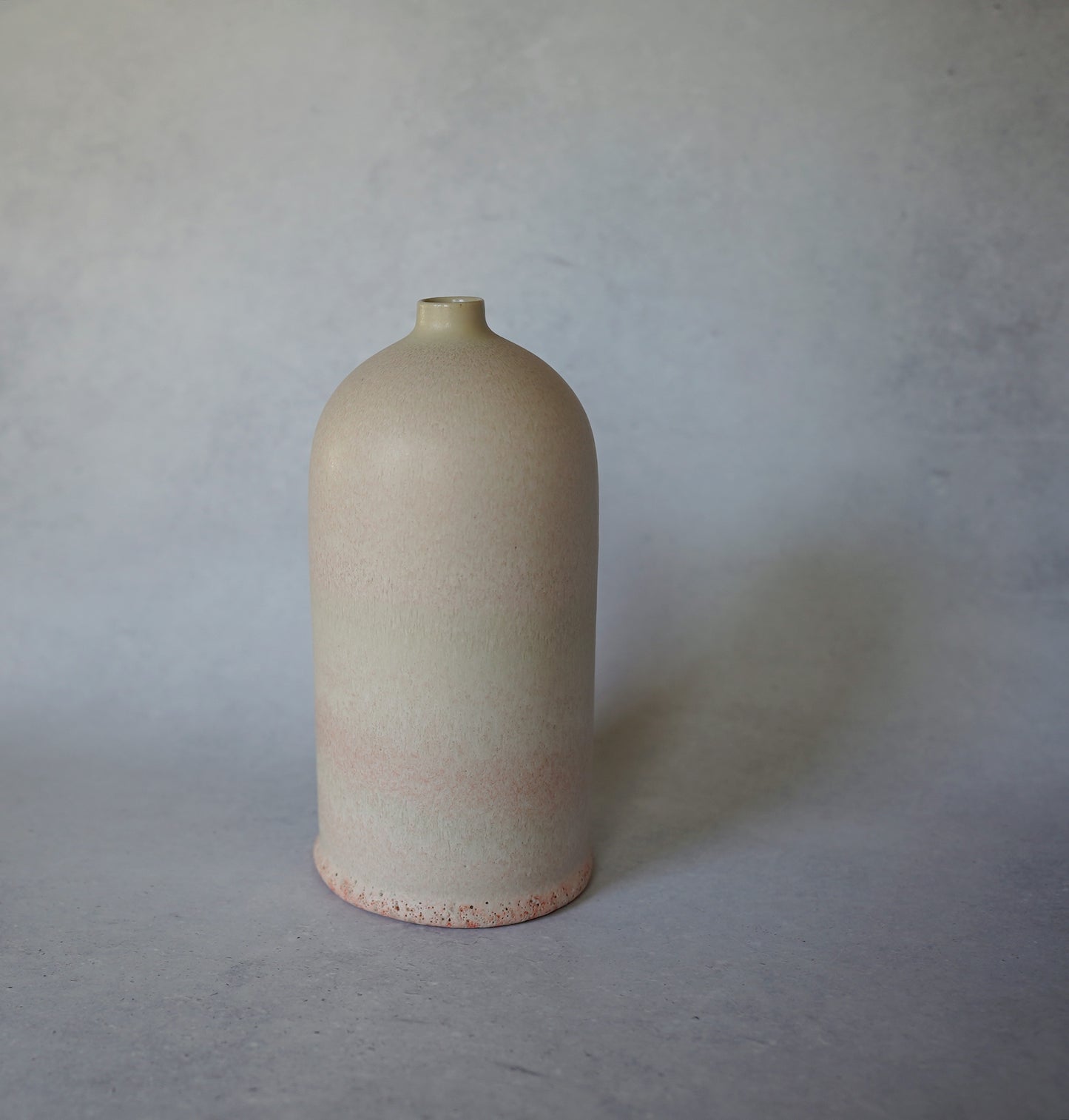 TORTUS Copenhagen (DENMARK) / Eric Landon / Shouldered bottle in coral glaze (T22)