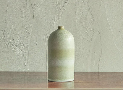 TORTUS Copenhagen (DENMARK) / Eric Landon / Shouldered bottle in forest white glaze(T23)