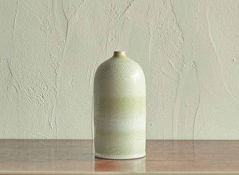 TORTUS Copenhagen (DENMARK) / Eric Landon / Shouldered bottle in forest white glaze(T23)